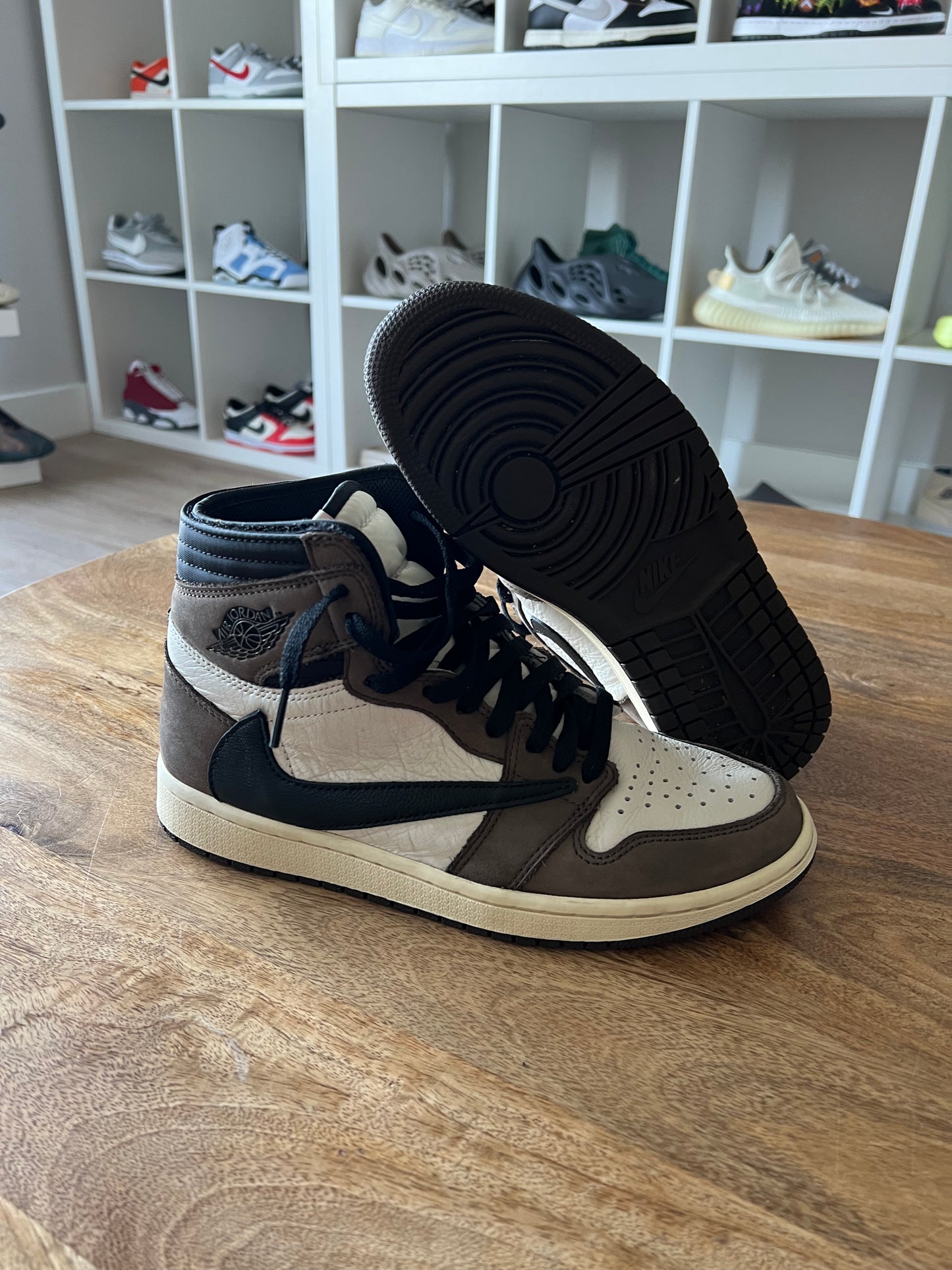 Jordan 1 High Travis Scott Mocha