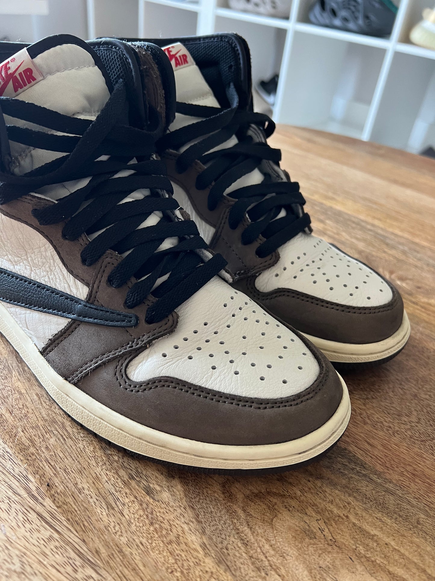 Jordan 1 High Travis Scott Mocha