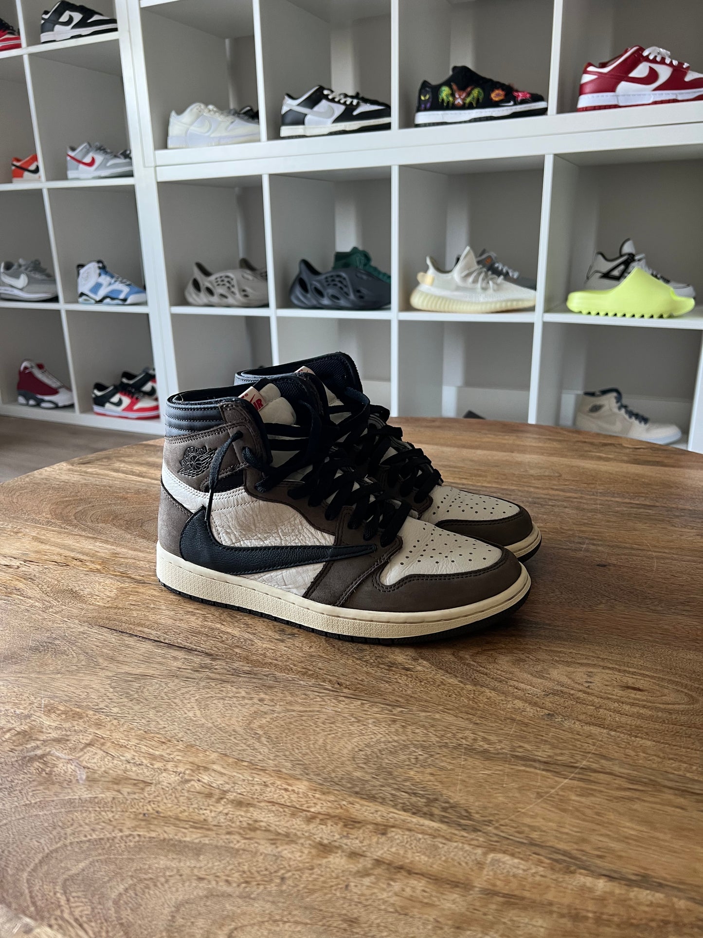 Jordan 1 High Travis Scott Mocha