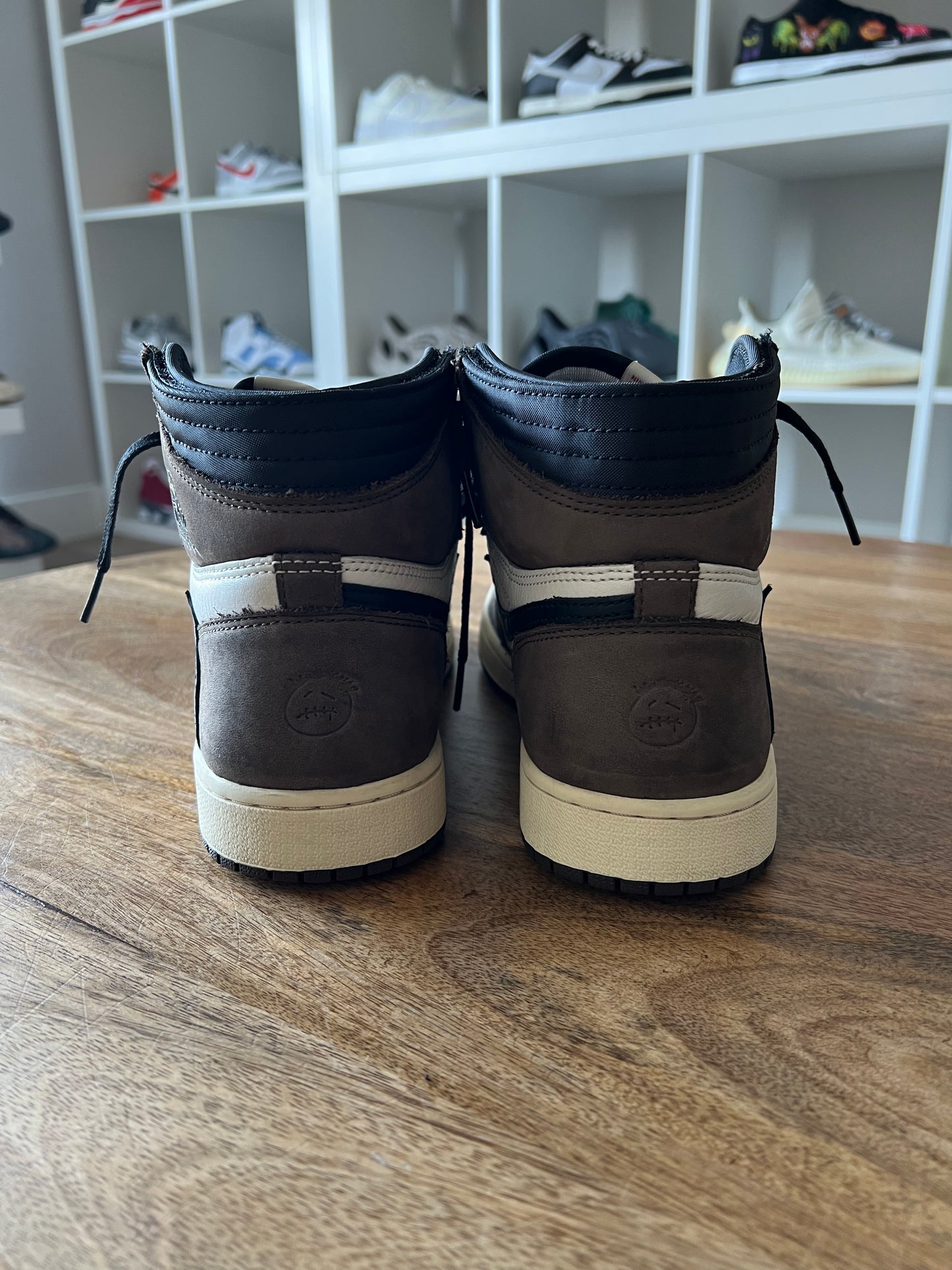 Jordan 1 High Travis Scott Mocha