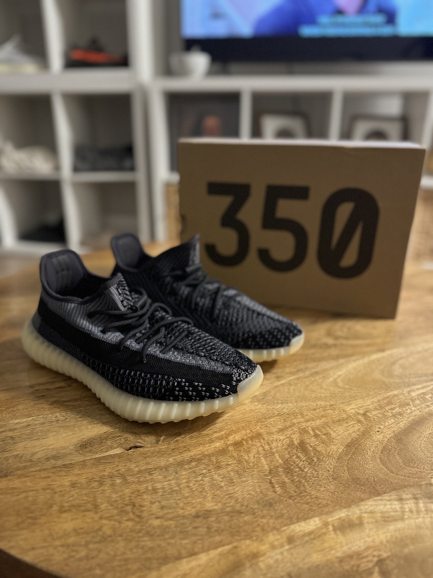 Yeezy 350v2 Carbon Beluga Pre Owned