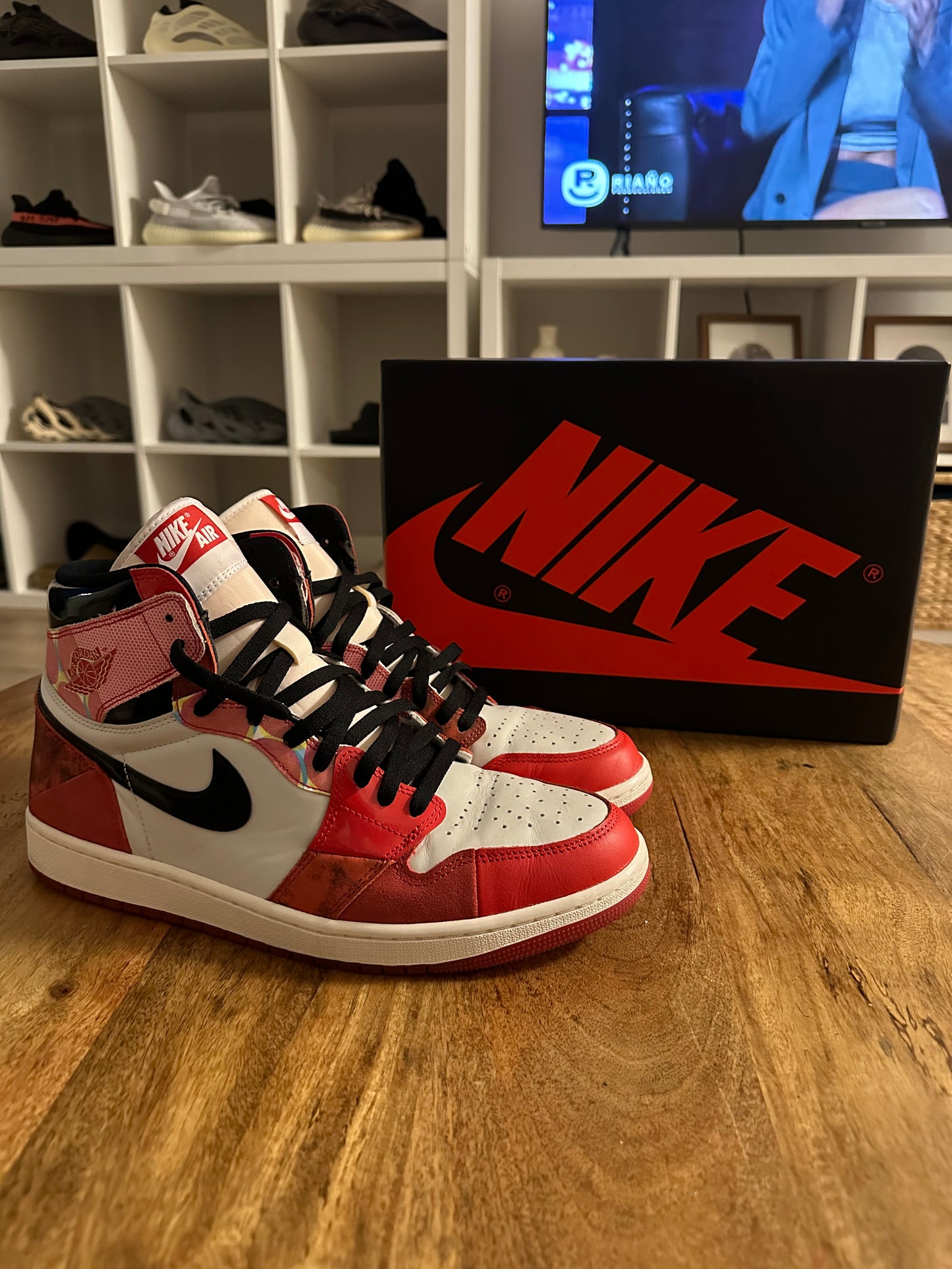 Jordan 1 HIGH OG Spider-Man Across the Spider Verse